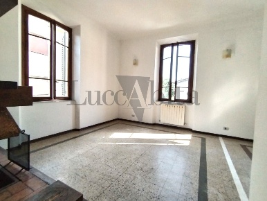 Foto Appartamento in Via del Borgo 55, Lucca San Lorenzo a Vaccoli di 90 m²