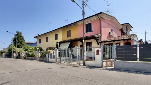 Foto Appartamento in Via Giuseppe Verdi 12, Poncarale Centro di 62 m²