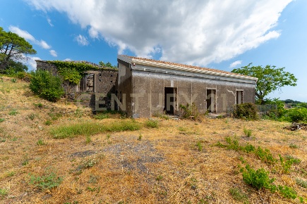 Foto Villa unifamiliare in Via Grazia Deledda 28, Santa Venerina di 79 m²