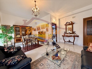 Foto Appartamento in Via Unione Sovietica, Siracusa di 142 m² con 6 locali