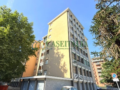 Foto Appartamento a Ivrea di 152 m² con 8 locali in vendita