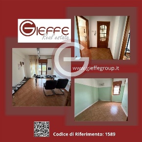 Foto Locale commerciale a Taurianova Centro di 140 m² con 10 locali