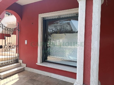 Foto Locale commerciale in via roma, Montoro San Pietro di 73 m² in affitto