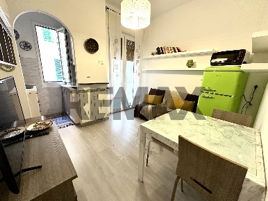 Foto Appartamento in Via Maria Solari 5, Savona di 47 m² con 2 locali