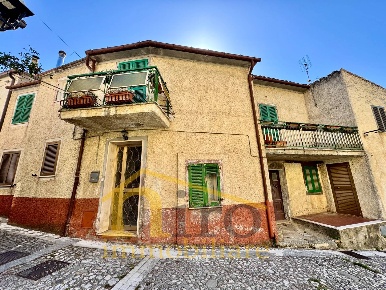 Foto Casa indipendente in via roma, Carpineto della Nora Centro di 100 m²