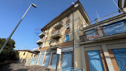 Foto Appartamento in Via Santa Lucia 17, Cave Centro di 80 m² con 3 locali