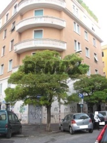 Foto Locale commerciale in via enna 21D, Roma Villa Fiorelli di 30 m²