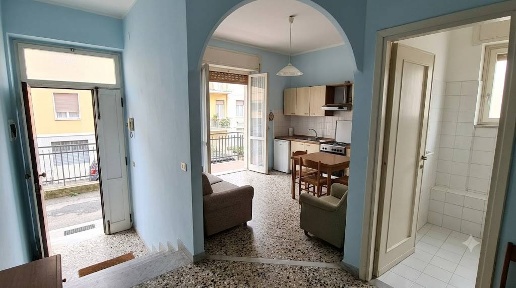 Foto Appartamento in Via Aretina, Firenze Rovezzano di 42 m² con 2 locali