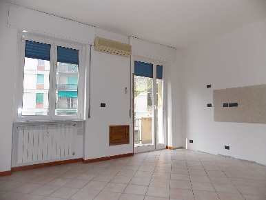 Foto Appartamento in Via Vesuvio, Genova Oregina di 80 m² con 5 locali