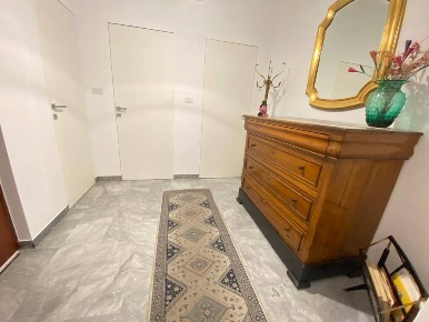 Foto Appartamento in VIa Ferrarecce 82, Caserta Lincoln di 110 m²