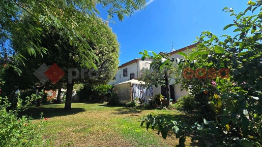 Foto Casa indipendente in Battifolle, Arezzo Battifolle di 272 m²