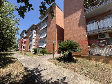 Foto Appartamento in Via CALCATORE 11, Terracina di 100 m² con 4 locali