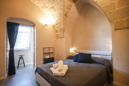 Foto Casa indipendente in Via Cristoforo Colombo, Monopoli Centro di 73 m²