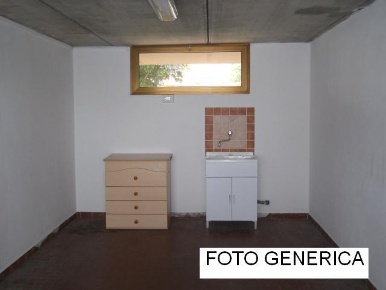 Foto Box a Calci di 15 m² con 1 locali in vendita