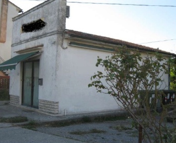 Foto Negozio a Lucca Tempagnano - Picciorana di 69 m² con 3 locali