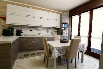 Foto Appartamento a Cascina Semicentro di 85 m² con 3 locali in vendita