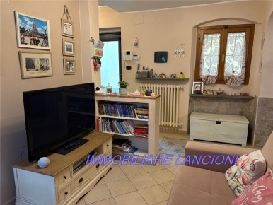 Foto Villa unifamiliare in VIA XXIV MAGGIO, Lastra a Signa Centro di 77 m²