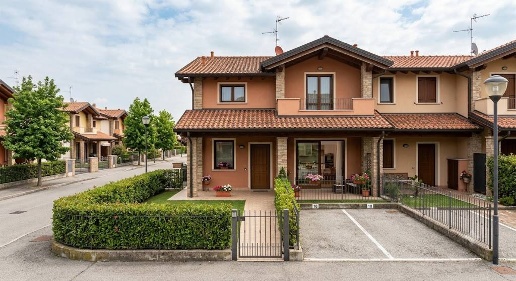 Foto Villa a schiera in via borghesiana, Roma Borghesiana di 69 m²