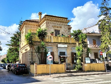 Foto Casa indipendente in via Ovidio, Montesilvano Centro di 200 m²