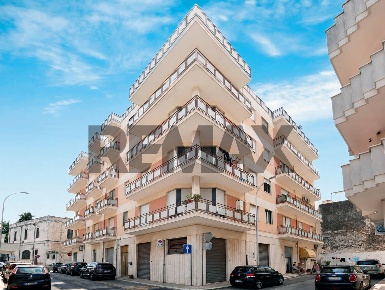 Foto Appartamento in Giuseppe Di Vagno 7, Turi di 141 m² con 4 locali
