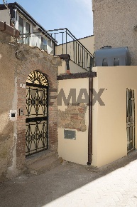 Foto Casa indipendente in Via Atene 9, Enna Centro di 88 m² con 4 locali