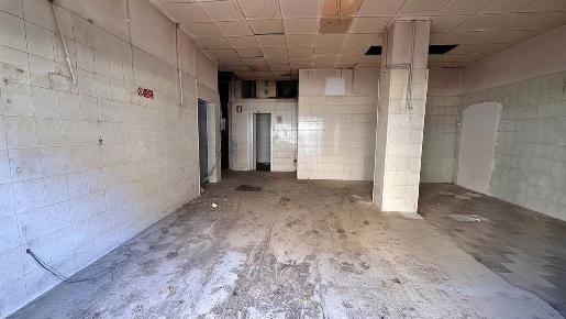 Foto Locale commerciale a Foggia San Pio X di 128 m² con 3 locali