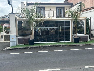Foto Attività commerciale in Via San Michele Arcangelo, di 100 m²