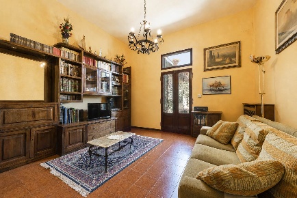 Foto Casa indipendente a Fiesole di 290 m² con 15 locali in vendita