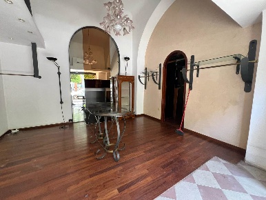 Foto Locale commerciale a La Spezia Centro Storico di 55 m² con 2 locali