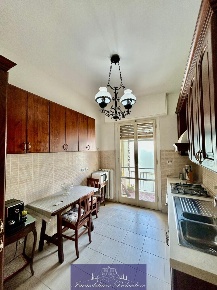 Foto Appartamento in Via Nino Bixio, Firenze Campo di Marte di 105 m²