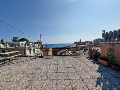Foto Appartamento in Via Odoardo Ganduccio 2, Genova Nervi di 89 m²
