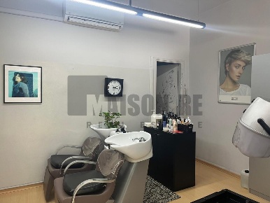 Foto Attività commerciale in Via Repubblica 21, Leno di 48 m² con 2 locali