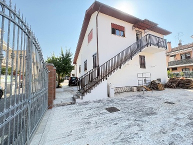 Foto Appartamento in Via delle Rose 7, Guidonia Montecelio Collefiorito