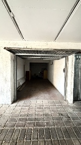 Foto Box in via nettuno, Albano Laziale Cecchina di 25 m² con 1 locali