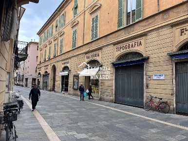Foto Negozio a Faenza di 135 m² con 2 locali in affitto