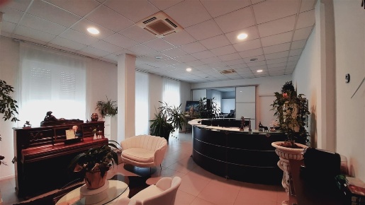 Foto Ufficio a Gallarate di 147 m² con 3 locali in affitto