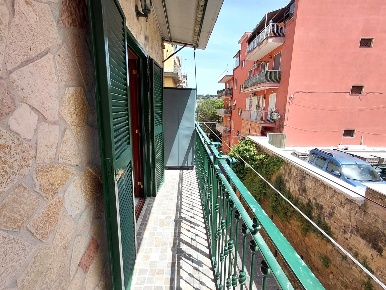 Foto Appartamento in Via Telesino 13A, Napoli Stella - Materdei di 100 m²