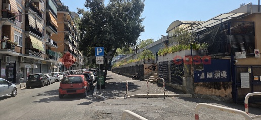 Foto Box in Via Elpidio Prisco 4, Roma Cinecittà di 21 m² con 1 locali