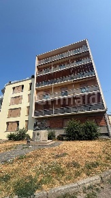 Foto Appartamento in Via Ginibissa 1, Abbiategrasso di 123 m² con 3 locali