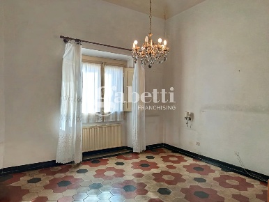Foto Appartamento in Via di San Jacopino 1, Firenze di 130 m² con 6 locali