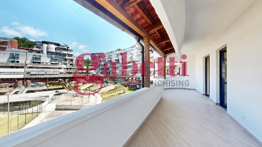 Foto Appartamento in Via Nicola Nicolini 68, Napoli San Carlo All'Arena