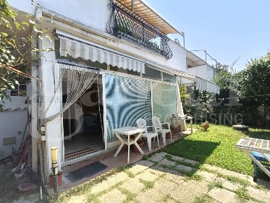 Foto Appartamento in Viale dei Gladioli 21C, Anzio di 60 m² con 3 locali