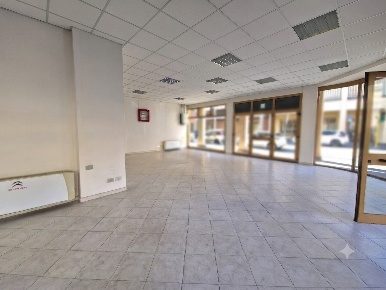 Foto Negozio in Via reginaldo giuliani 0, Firenze di 103 m² con 1 locali