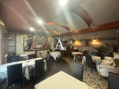 Foto Bar a Villafranca di Verona di 140 m² con 3 locali in vendita