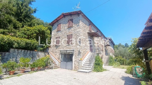 Foto Rustico a Pescaglia San Martino In Freddana Monsagr di 180 m²