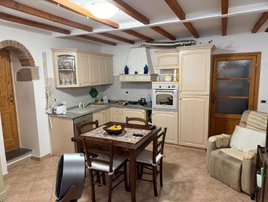 Foto Casa indipendente a Calci Centro di 110 m² con 5 locali in vendita
