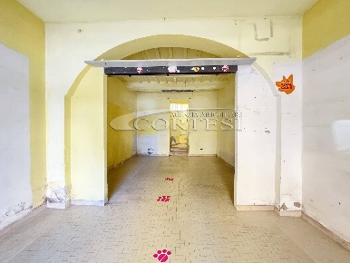 Foto Locale commerciale a Umbertide di 38 m² con 1 locali in vendita