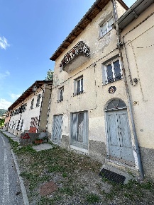 Foto Case semi ndipendenti in Via Giovanni Battista Pera, Calizzano Centro