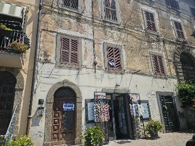 Foto Appartamento in Via Andrea Doria, Viterbo di 130 m² con 7 locali