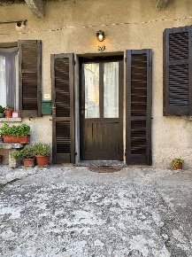 Foto Appartamento in via risorgimento 11, Canzo di 80 m² con 3 locali